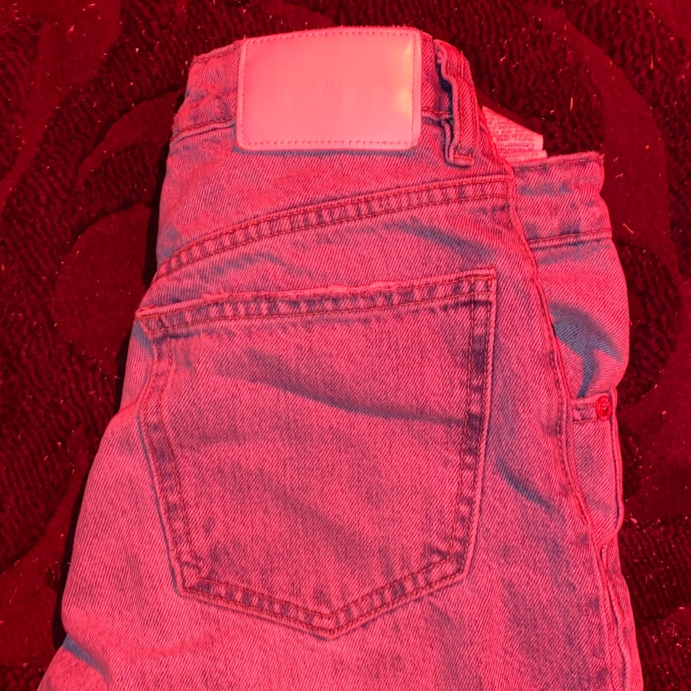 Pair of Zara jeans never worn no stains